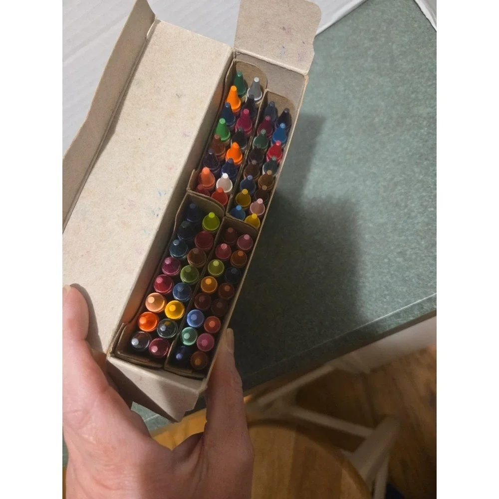 Vintage Box 64 Crayola Crayons 1990 Built-in Sharpener Retired Colors USA New